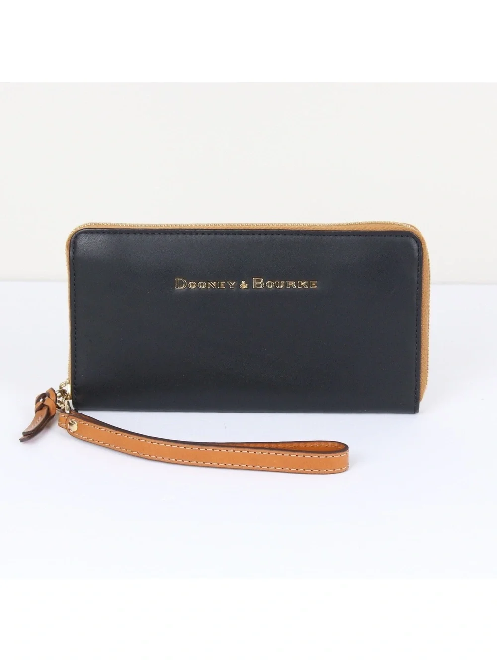 Dooney & Bourke Black Smooth Leather Zip Around Wristlet Wallet Tan Trim